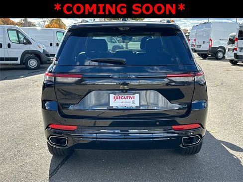 Used 2023 Jeep Grand Cherokee 30th Anniversary image 3