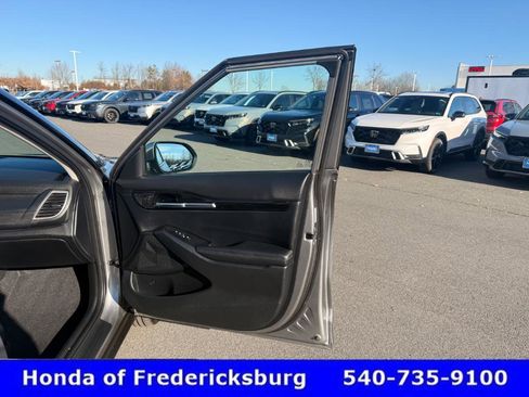 Used 2024 Kia Seltos EX image 19