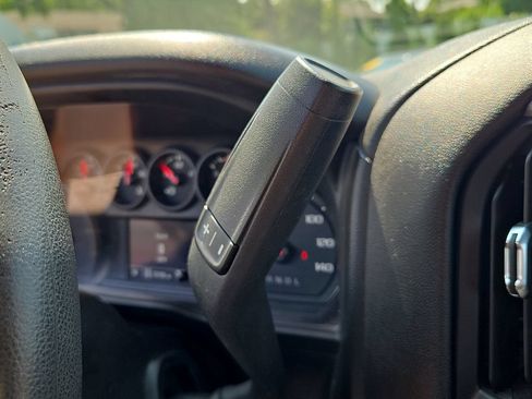 Used 2020 Chevrolet Silverado 1500 Custom w/ Custom Convenience Package AWD/4WD image 16