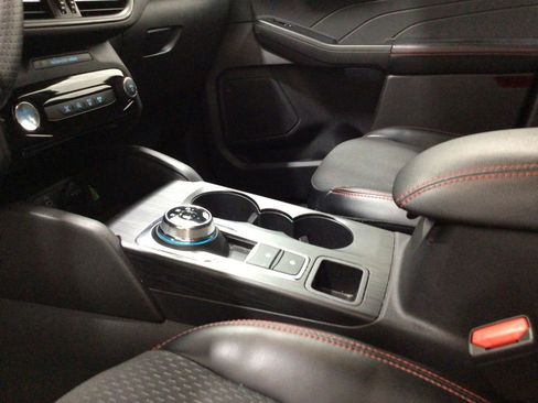 Used 2024 Ford Escape ST-Line w/ Tech Pack #1 AWD/4WD image 13