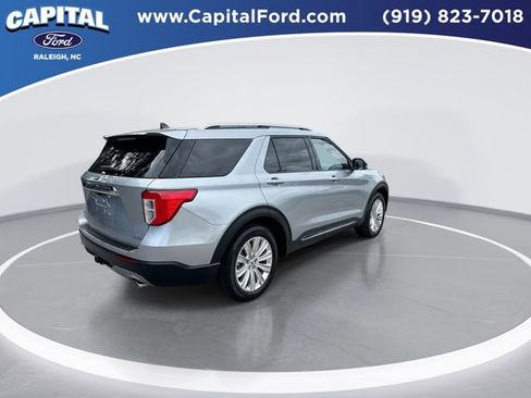 Certified 2022 Ford Explorer Limited w/ Hybrid Equipment Group 310A image 8