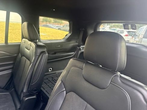 Used 2024 Jeep Grand Cherokee L Altitude AWD/4WD image 7