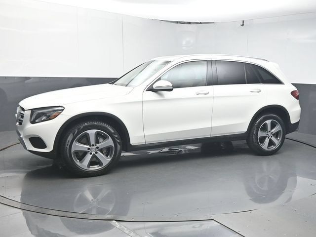 Used 2017 Mercedes-Benz GLC 300 4MATIC image 4