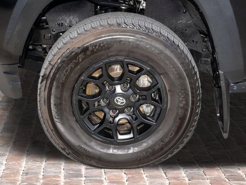 Used 2023 Toyota Tacoma SR5 RWD image 37
