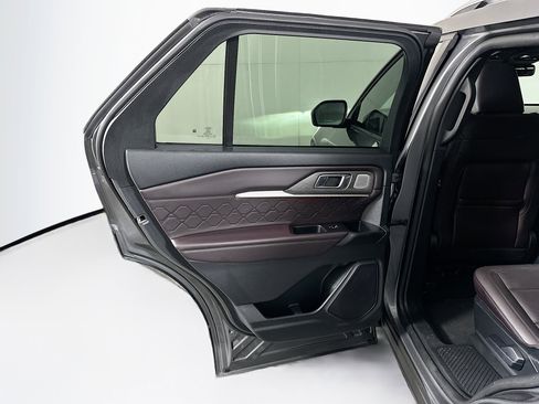 Used 2025 Ford Explorer Platinum w/ LUX Leather Package image 28