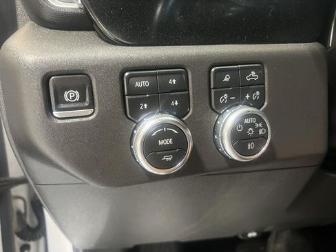 Used 2024 GMC Sierra 1500 SLT w/ SLT Premium Plus Package AWD/4WD image 18