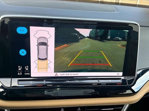 Used 2024 Volkswagen Atlas Cross Sport SEL R-Line image 26