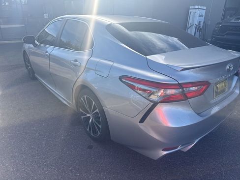 Used 2018 Toyota Camry L image 18