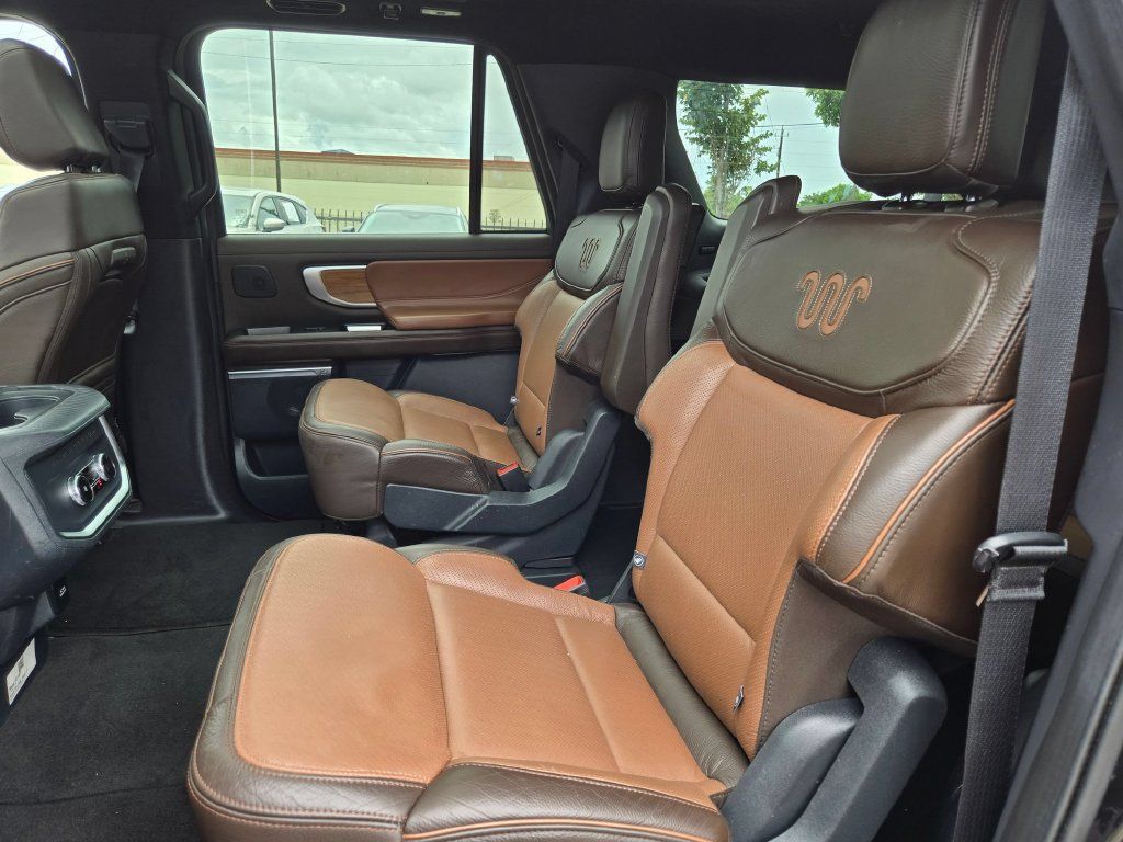 Used 2025 Ford Expedition Max King Ranch AWD/4WD image 31