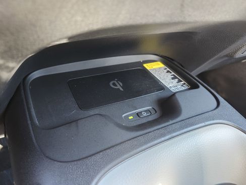 Used 2025 Toyota Corolla LE w/ LE Premium Package image 7