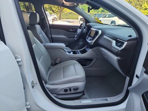 Used 2023 GMC Acadia SLT w/ Preferred Package FWD image 26