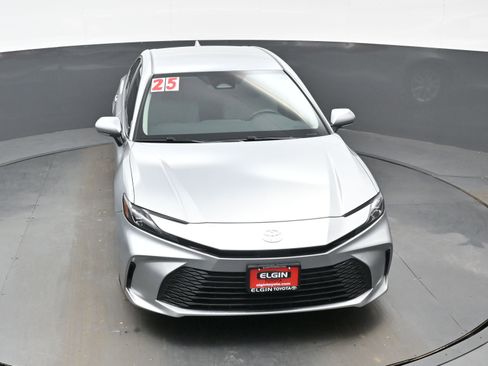 Used 2025 Toyota Camry LE image 34