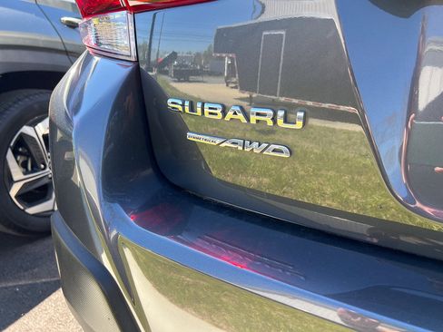 Used 2023 Subaru Crosstrek 2.0i Premium image 4
