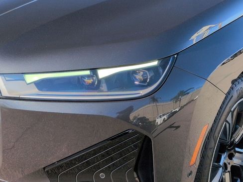 Used 2022 BMW iX xDrive50 w/ Premium Package image 6