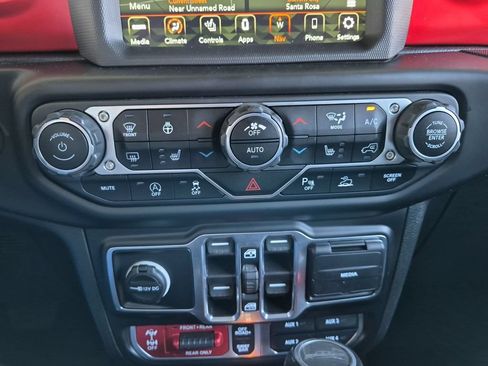 Used 2021 Jeep Gladiator Rubicon AWD/4WD image 28
