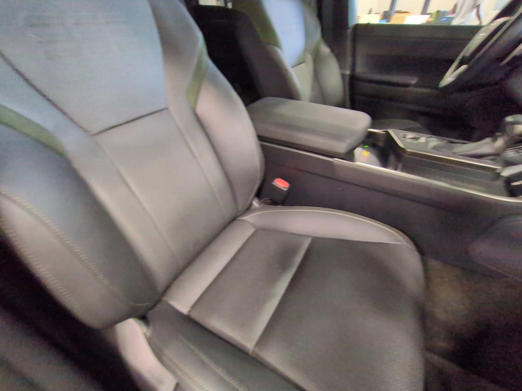 Used 2024 Lexus GX 550 AWD/4WD image 24