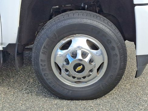 Used 2018 Chevrolet Silverado 3500 High Country w/ Duramax Plus Package image 9