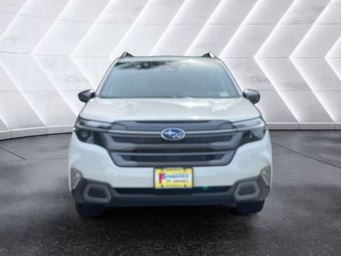 Used 2025 Subaru Forester Limited AWD/4WD image 9