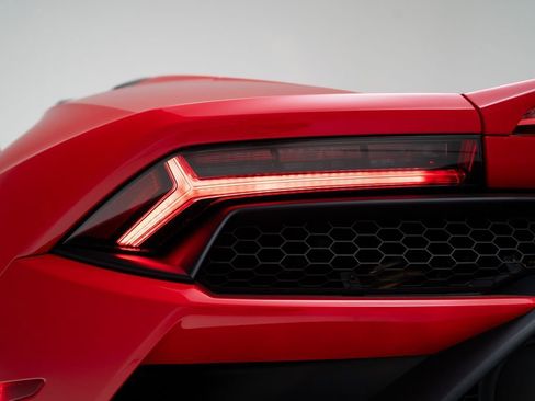 Used 2021 Lamborghini Huracan EVO RWD image 35