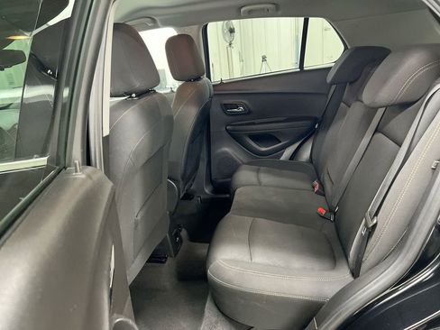 Used 2020 Chevrolet Trax LT FWD image 22