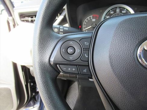 Used 2022 Toyota Corolla LE image 17