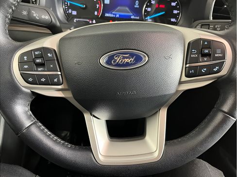 Used 2024 Ford Explorer Limited AWD/4WD image 17