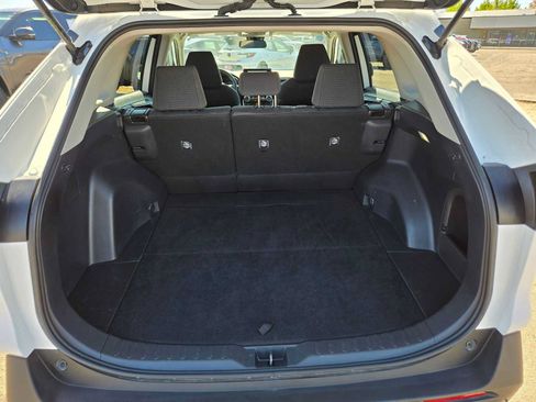 Certified 2025 Toyota RAV4 LE AWD/4WD image 17