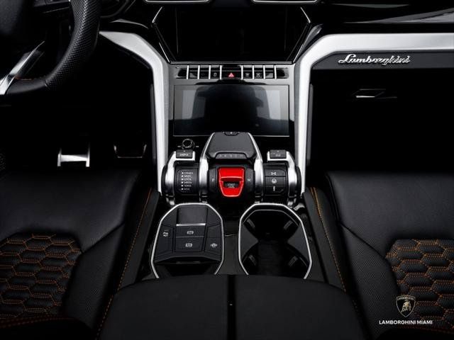 Used 2020 Lamborghini Urus AWD/4WD image 35