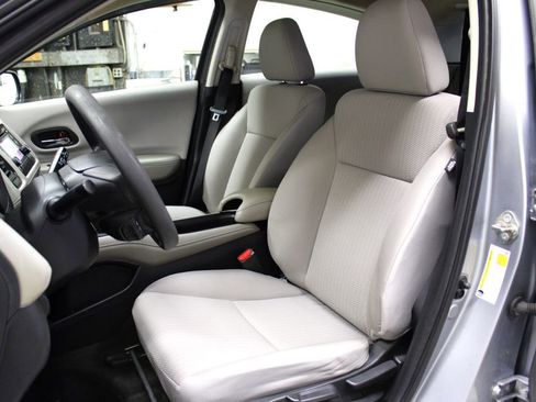 Used 2017 Honda HR-V LX image 16