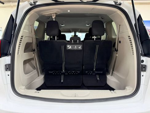 Used 2020 Chrysler Voyager LX FWD image 51