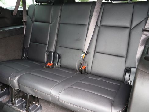 Certified 2024 Cadillac Escalade ESV Luxury RWD image 28