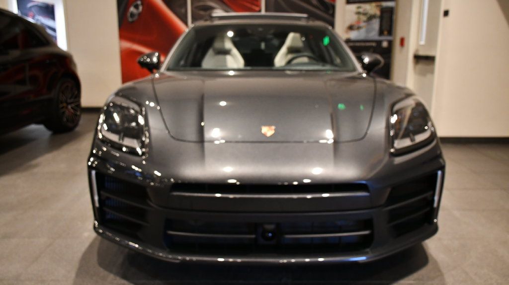 Certified 2026 Porsche Panamera 4 AWD/4WD image 4