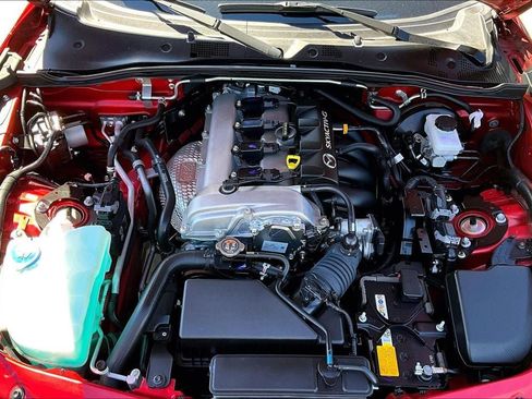 Used 2023 MAZDA MX-5 Miata Grand Touring RWD image 9