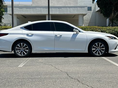 Used 2021 Lexus ES 350 w/ Accessory Package FWD image 8