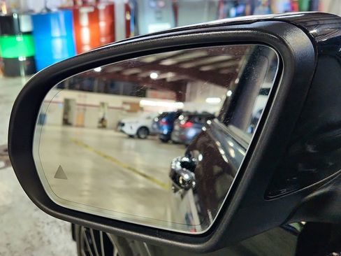 Used 2019 Mercedes-Benz GLC 300 4MATIC image 10