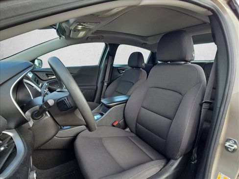 Used 2024 Chevrolet Malibu LT image 16