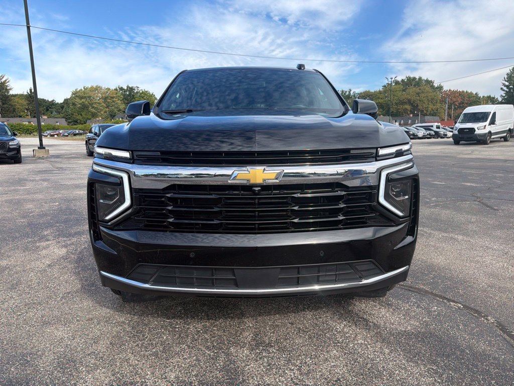 Used 2025 Chevrolet Suburban LS AWD/4WD image 5