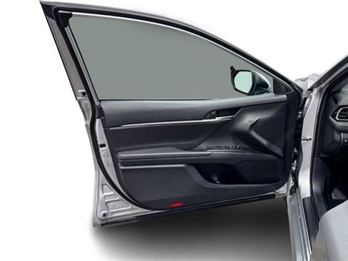 Used 2024 Toyota Camry LE image 12