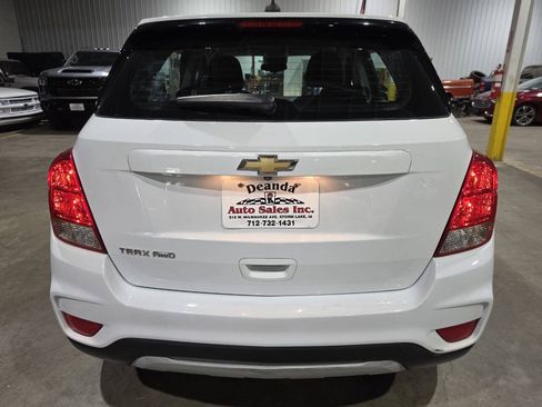 Used 2017 Chevrolet Trax LS AWD/4WD image 8