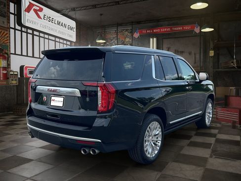 Certified 2024 GMC Yukon Denali w/ Denali Reserve Package AWD/4WD image 3