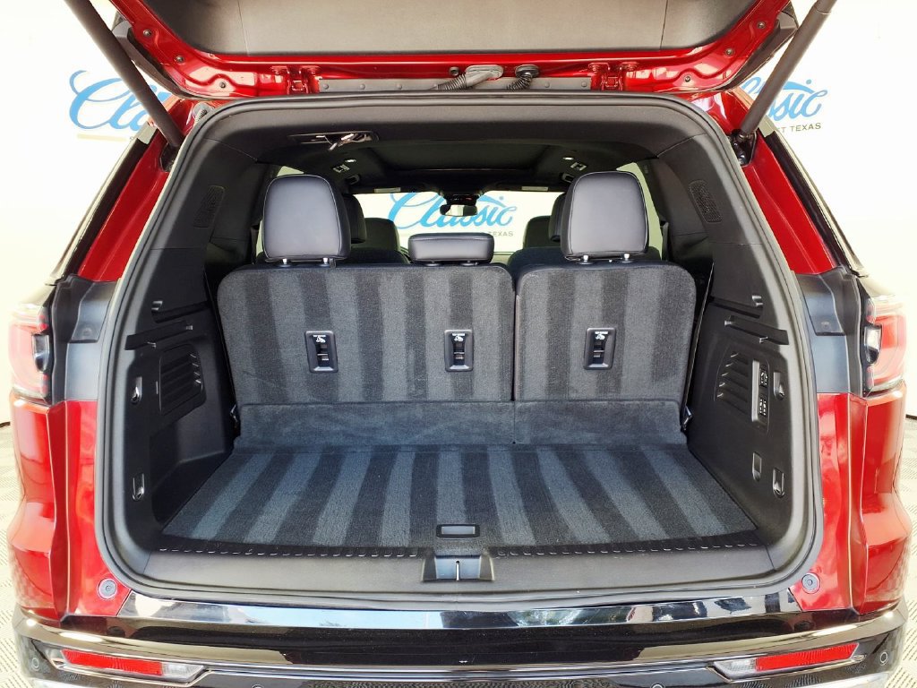 Used 2024 GMC Acadia Denali FWD image 10