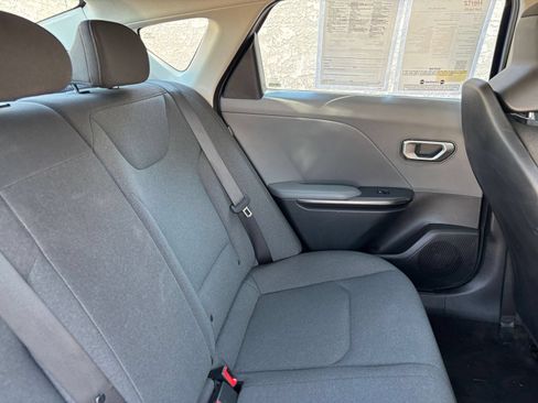Used 2025 Kia K4 FWD image 36
