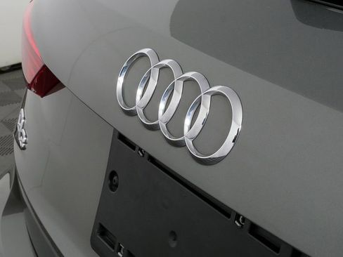 Used 2024 Audi Q3 2.0T Premium w/ Convenience Package image 35