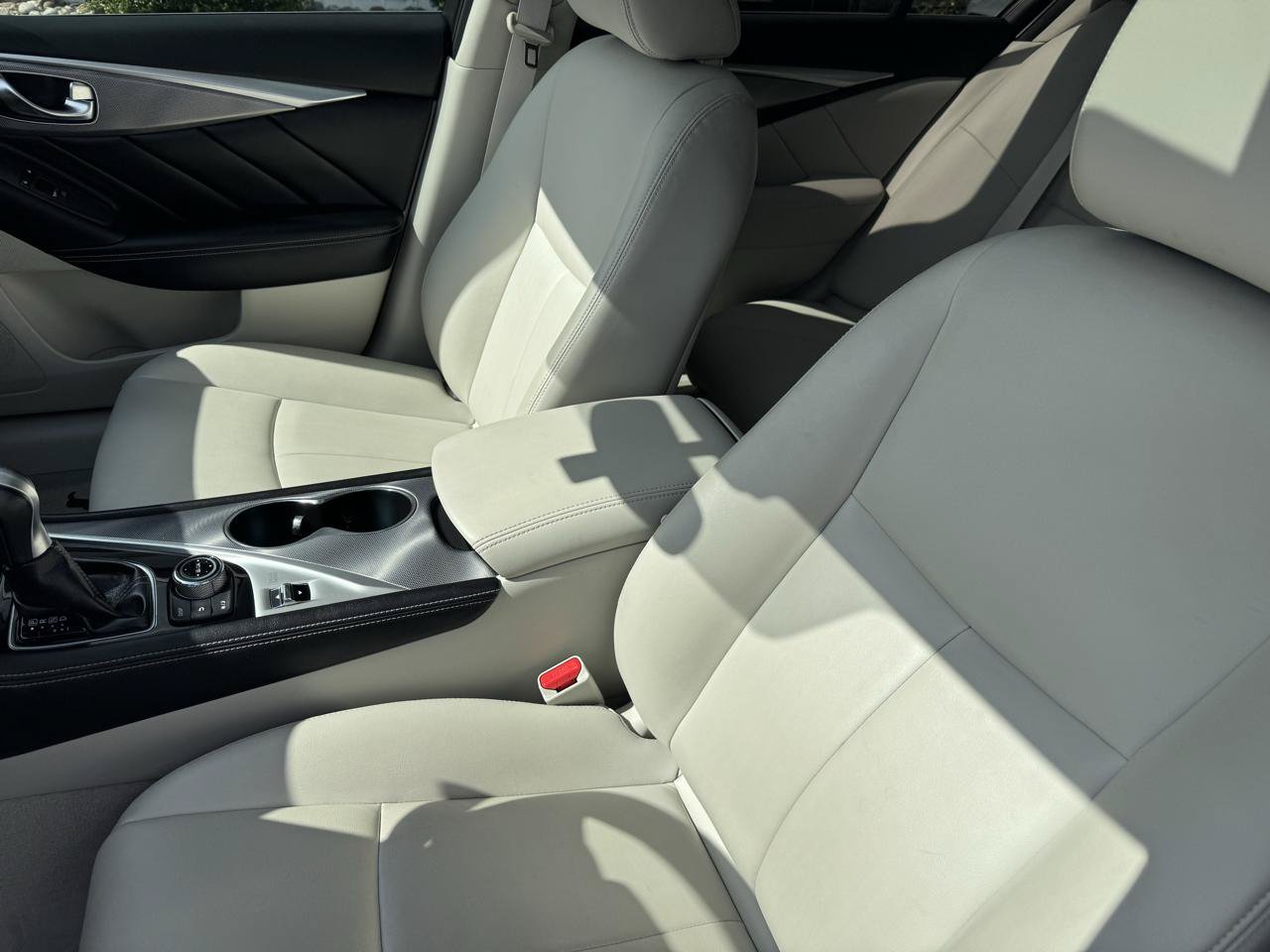 Used 2015 INFINITI Q50 w/ Moonroof Package RWD image 10