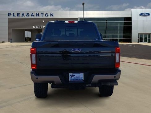 Certified 2022 Ford F250 Lariat w/ Lariat Ultimate Package image 4