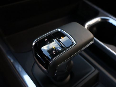 Certified 2025 Chevrolet Silverado 1500 High Country w/ Technology Package image 38