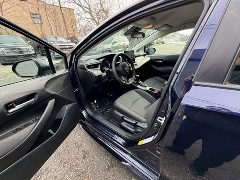 Used 2021 Toyota Corolla LE image 9