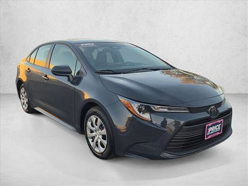 Used 2024 Toyota Corolla LE image 4