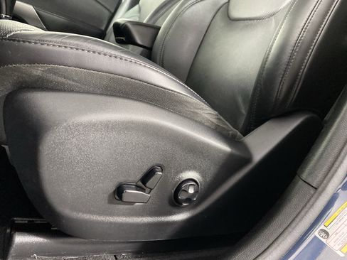 Used 2019 Jeep Cherokee Limited image 16