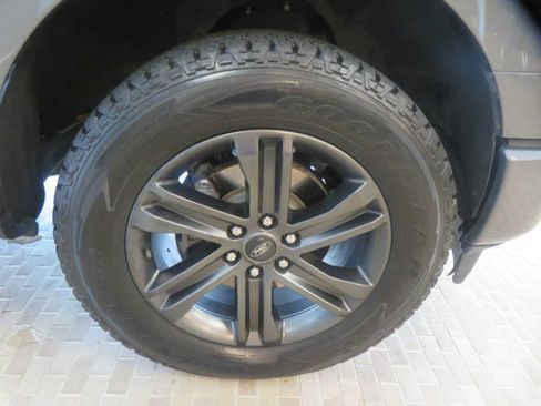 Used 2021 Ford F150 Lariat w/ Equipment Group 502A High AWD/4WD image 10